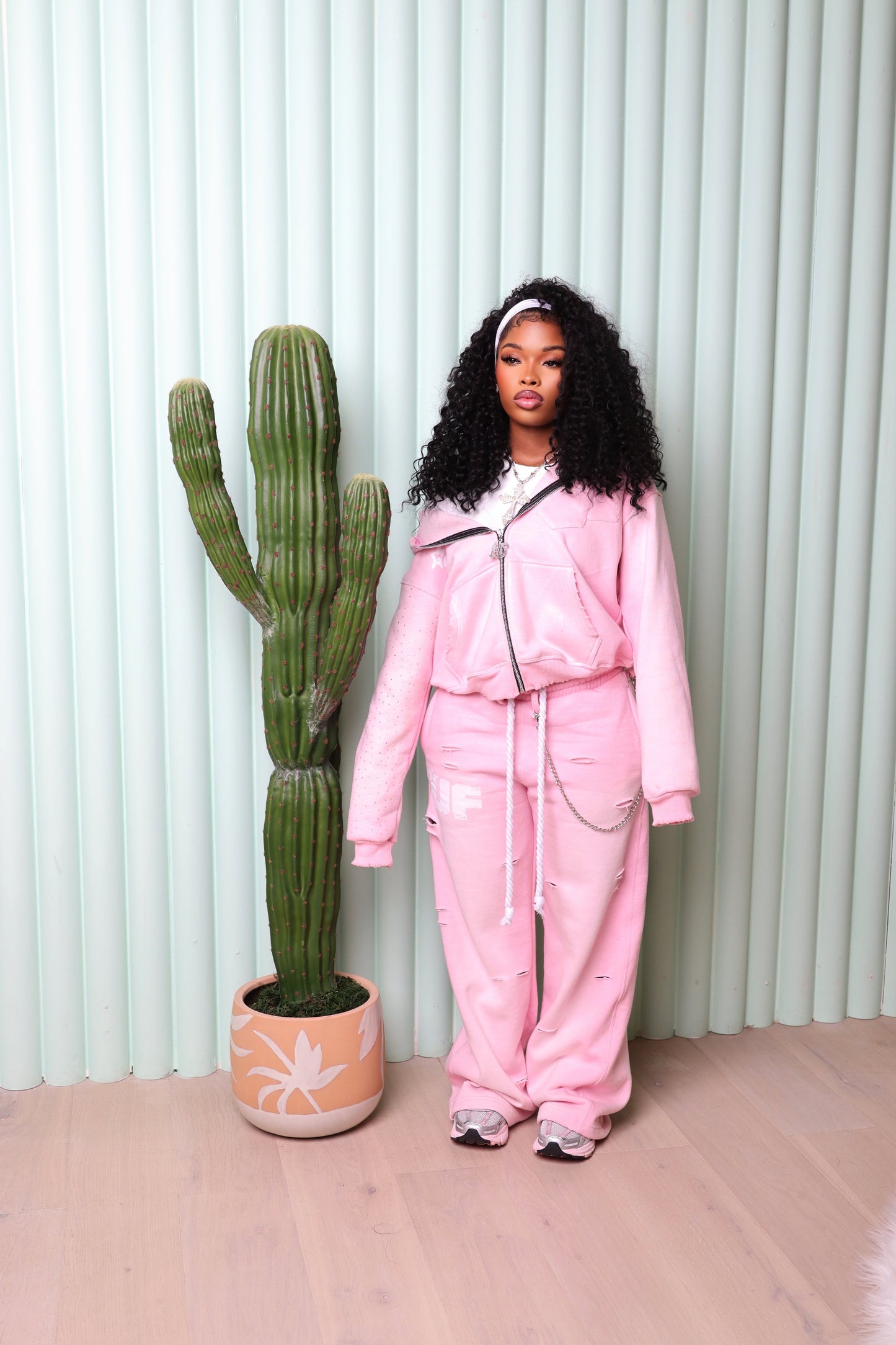 UNFAIR PINK SWEATPANTS